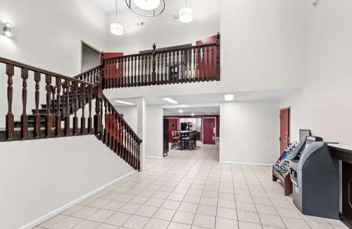 Mitchell Hotel | Red Lion Inn & Suites Pontoon Beach