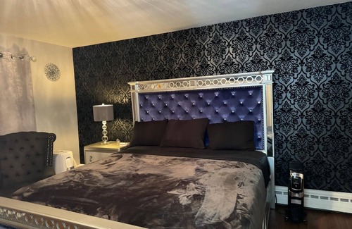 Milwaukee Hotel | Red Lotus Inn