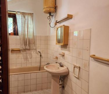 Badulla Bed & Breakfast | Red Lotus -Villa