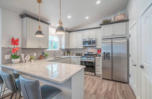 Ivins House | Red Mountain Oasis Entire home Pet Friendly 5 minutes- Snow Canyon Park-Tuacahn