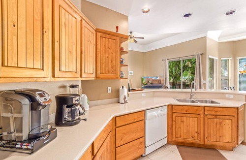 Red Mountain Ranch House | Red Mountain Ranch Country Club Gated Community 2 Kings 1 Queen