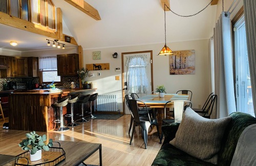 Pocono Pines House | Red Oak Cozy Chalet near Kalahari waterpark &15 min to Camelback ski resort🎿