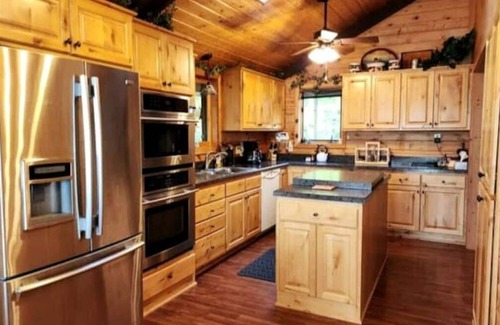 Longville House | Red Oak Lodge Family-friendly fishing paradise!
