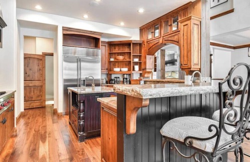 The Timbers House | Red Pine Estate Ski-in Ski-out masterpiece in Canyons Village at the Park City Mountain Resort. Simply ski out the back door and within 20 seconds you are at the base terminal of the new 10-passenger Sunrise Gondola! It's amazing!
