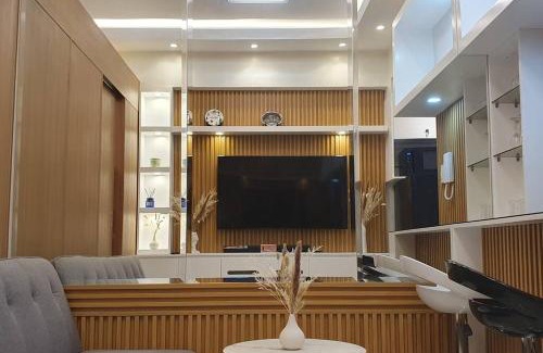 Legazpi Village Apartment | Red Residence Makati-Cozy Condo Unit with Balcony