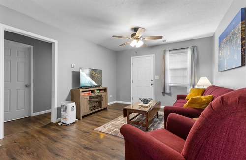 Stanton House | Red River Duplex - Unit 1 - 12 miles to the Gorge!