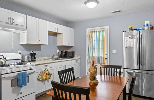 Stanton House | Red River Duplex - Unit 2 - 12 miles to Gorge!
