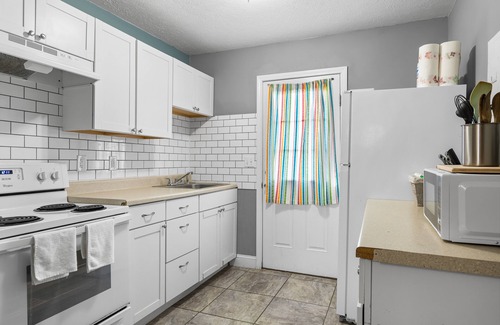 Stanton House | Red River Duplex - Unit 5 - 12 miles to the Gorge!