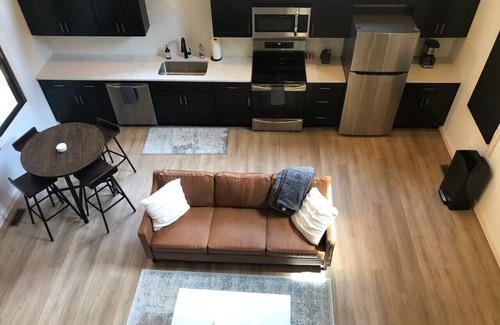 Campton Cabin | Red River Gorge Wolf Den Luxury Cabin Hottub Wi-Fi