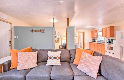 Red River House | Red River Retreat: Walk to Lifts, Mtn Views!