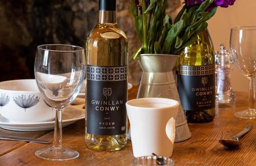 Brynsiencyn House | Red Robin Cottage