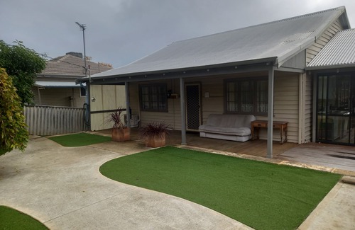 Pemberton House | Red Robin Cottage short stay