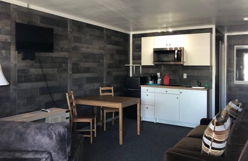 Duchesne Hotel | Red Rock Extended Stay