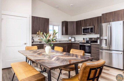 Kanab House | Red Rock Hiking Retreat l Primrose by Stay