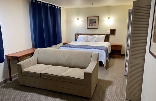 Challis Hotel | Red Rock Lodge