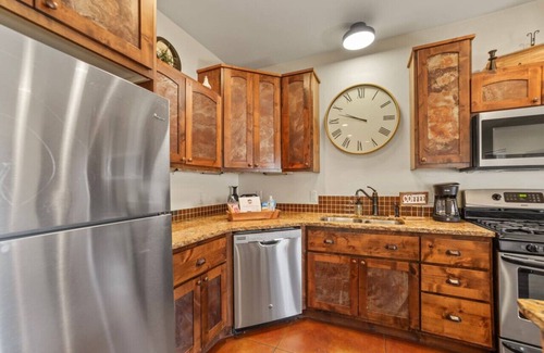 Moab South Valley House | Red Rock Oasis I Large Patio I Pool & Hot Tub I Views