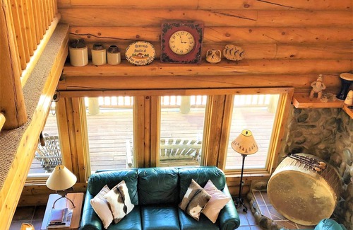 Escalante Cabin | Red Rock Ranch Log Cabin: Large, Fully Furnished, 5 Bdr, sleeps 12, 3 levels