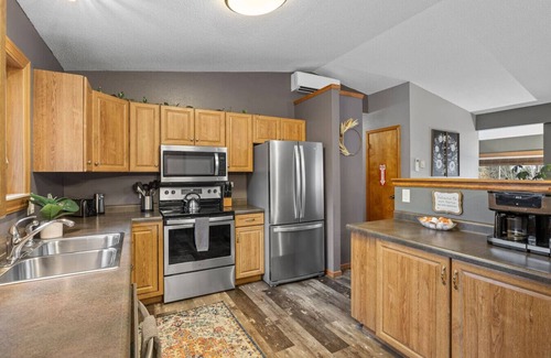 Colonial Pine Hills House | Red Rock Retreat Private Hot Tub