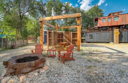 Colorado Springs House | Red Rock Roost - Posh King Studio Hiking Trails
