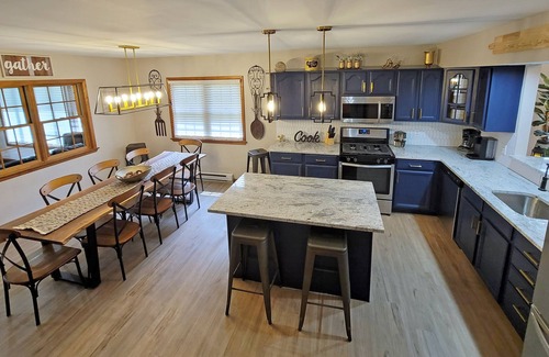 Albrightsville House | Red Rock Run - Lux 6 BR Secluded Hot Tub & Linens