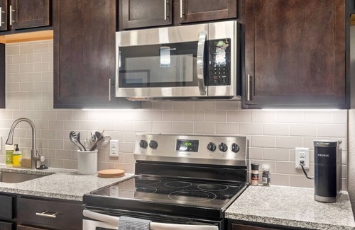 Golden Condo | Red Rocks Retreat | Minutes to Shows, Hikes, Shops