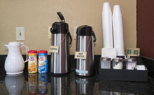 Acworth Hotel | Red Roof Inn Acworth - Emerson - LakePoint South