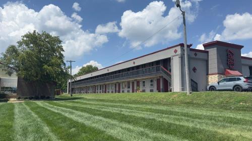 Anderson Hotel | Red Roof Inn Anderson, IN