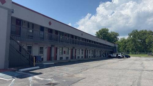 Anderson Hotel | Red Roof Inn Anderson, IN