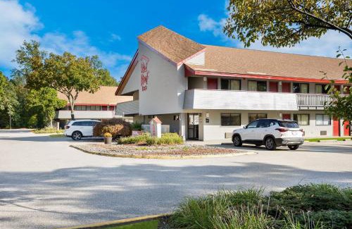 Westlake Hotel | Red Roof Inn Cleveland - Westlake