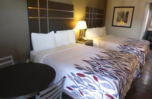 Kedron Hotel | Red Roof Inn Columbia, TN