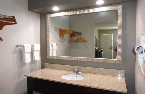 Kedron Hotel | Red Roof Inn Columbia, TN