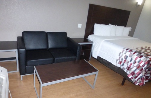 Central City Hotel | Red Roof Inn Corpus Christi North - Near Downtown
