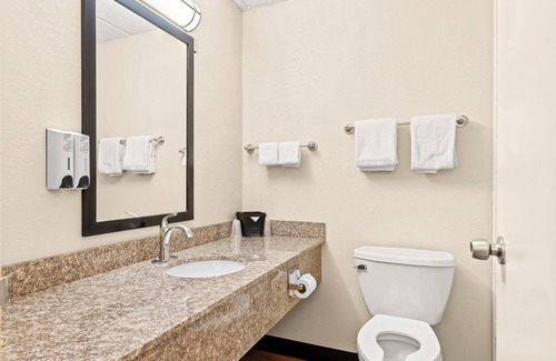 Cortland Hotel | Red Roof Inn Cortland