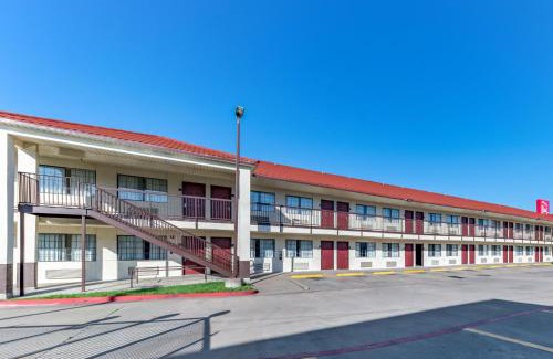 Mesquite Hotel | Red Roof Inn Dallas - Mesquite Fair Park NE