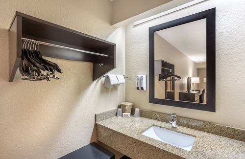 Danville Hotel | Red Roof Inn Danville, PA
