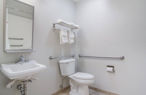 Darien Hotel | Red Roof Inn Darien - I-95/North Brunswick