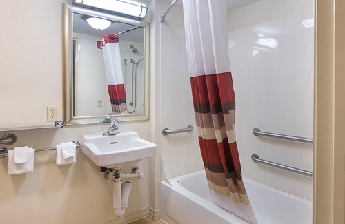 Farmington Hills Hotel | Red Roof Inn Detroit - Farmington Hills