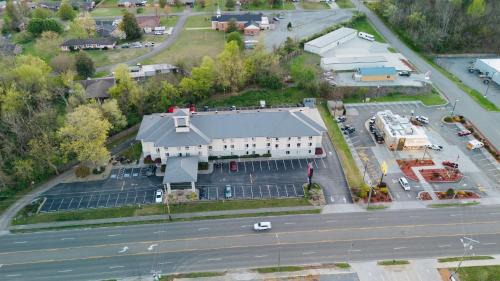Etowah Hotel | Red Roof Inn Etowah – Athens, TN