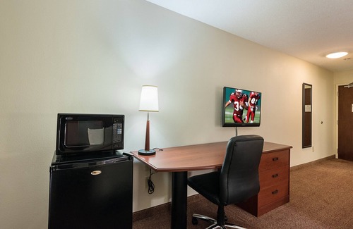 Etowah Hotel | Red Roof Inn Etowah - Athens, TN