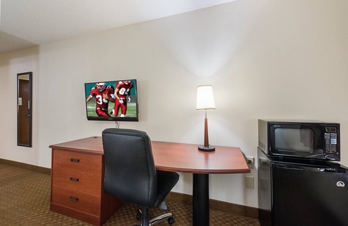 Etowah Hotel | Red Roof Inn Etowah - Athens, TN
