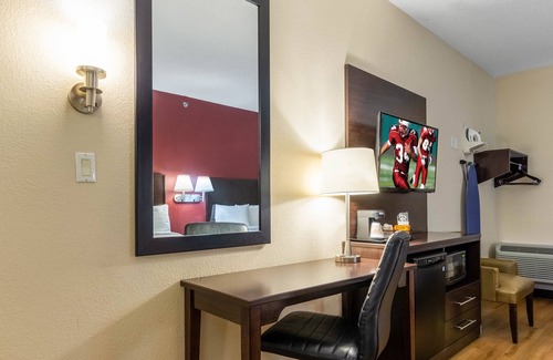 Mount Saint Francis Hotel | Red Roof Inn Georgetown, IN - Louisville West