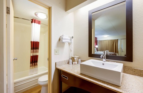 Grand Rapids Hotel | Red Roof Inn Grand Rapids Airport
