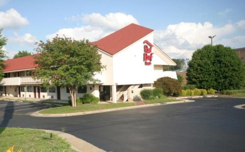 Greensboro Hotel | Red Roof Inn Greensboro Airport