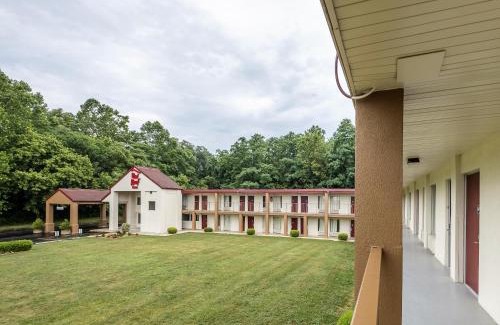 Williamsport Hotel | Red Roof Inn Hagerstown - Williamsport, MD