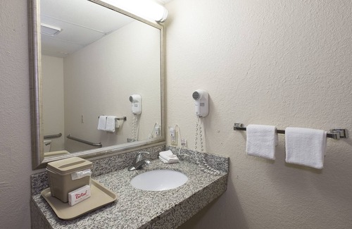 Vernon Hotel | Red Roof Inn Hartford - Vernon