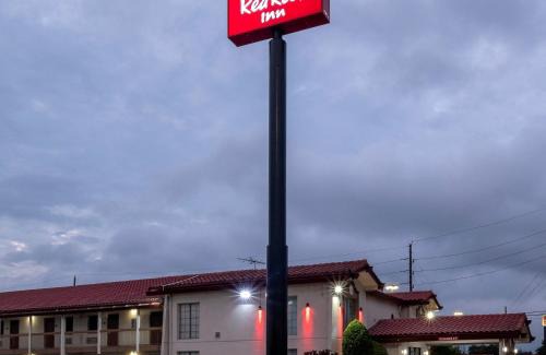 Houston Hotel | Red Roof Inn Houston North - FM1960 & I-45