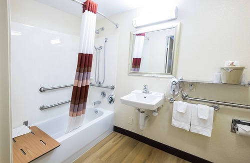 Pea Ridge Hotel | Red Roof Inn Huntington