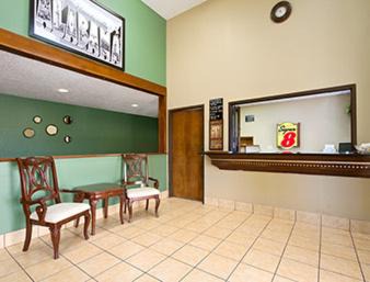 Huntsville Hotel | Red Roof Inn Huntsville, AL