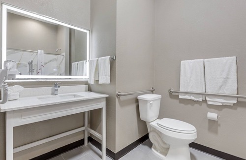Hutchins Hotel | Red Roof Inn Hutchins