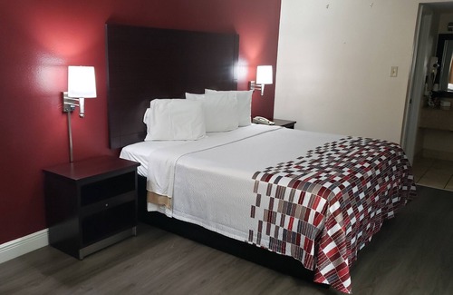 Kenner - Louis Armstrong International Airport Hotel | Red Roof Inn Kenner – New Orleans Airport NE